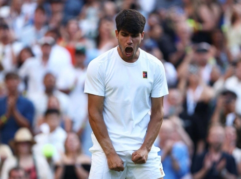 Hạ 'máy giao bóng' người Đức, Alcaraz lọt vòng 4 Wimbledon 2025