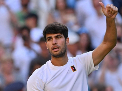 Thắng dễ tay vợt chủ nhà, Alcaraz năm thứ ba liên tiếp vào bán kết Wimbledon