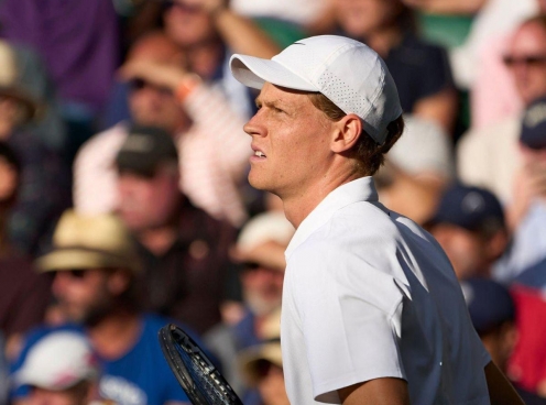Sinner ra quyết định bất ngờ trước thềm tứ kết Wimbledon 2025