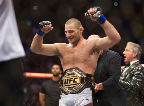 Ẩu đả kịch liệt, cựu vương UFC bị đình chỉ thi đấu