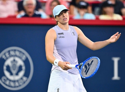 Bị khai thác điểm yếu chí tử, Swiatek ngã ngựa ở Rogers Cup 2025