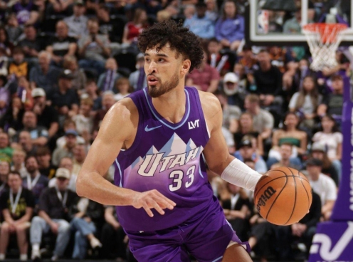 Cầu thủ gốc Việt gia nhập đội hàng đầu NBA, được siêu sao lừng danh chúc mừng