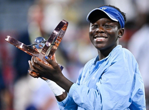 Hạ nhà vô địch Grand Slam, hiện tượng 18 tuổi đăng quang Rogers Cup 2025
