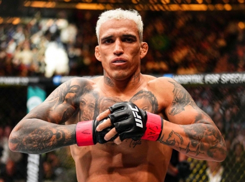 Charles Oliveira chuẩn bị trở lại võ đài sau thảm bại trước Ilia Topuria