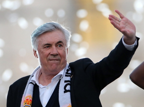 Tin chuyển nhượng 21/1: Real Madrid nhắm HLV đại tài thay Ancelotti; Barca chốt hàng MU