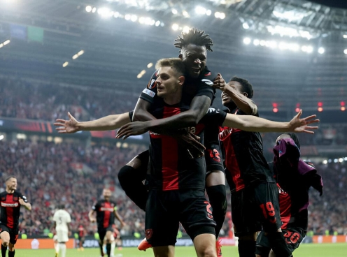 Leverkusen thẳng tiến vào chung kết C2, nối dài chuỗi trận bất bại