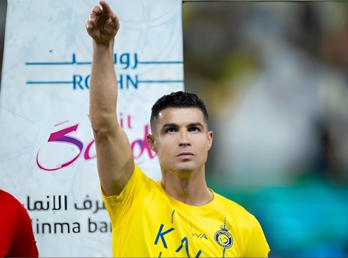 Ronaldo tuyên bố cứng sau khi khóc ngất tại Ả Rập Saudi