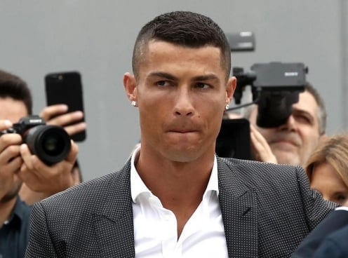 Tin chuyển nhượng tối 4/9: Casemiro liên hệ Gã khổng lồ, Ronaldo tái xuất bến đỗ vĩ đại?