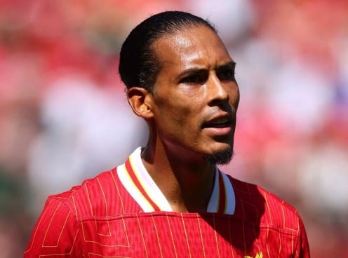 Van Dijk nói lời 'gan ruột' trước thềm Cúp C1 trở lại