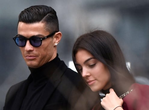 Bạn gái Ronaldo: 'Anh ấy sẽ không giải nghệ trước 50 tuổi'