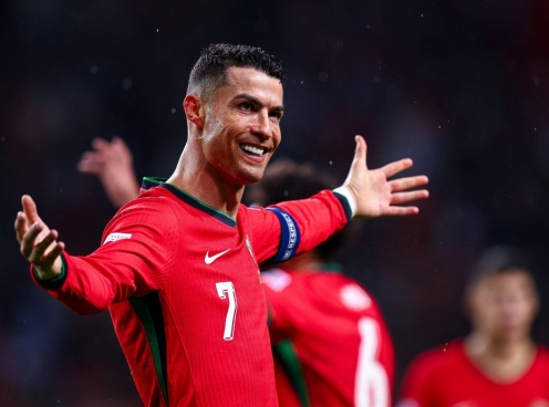 Ronaldo tỏa sáng, Bồ Đào Nha thắng tưng bừng tại Nations League