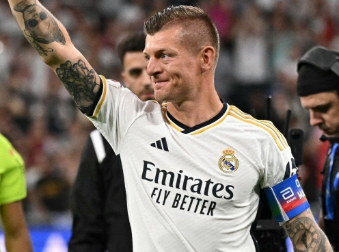 Toni Kroos mở cánh cửa tái xuất Real Madrid