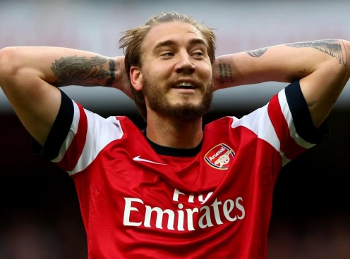 'Lord' Bendtner suýt bị hãm hại ngay trên phố