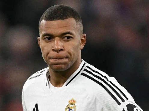 HLV Carlo Ancelotti nói thẳng vấn đề của Mbappe và Real Madrid