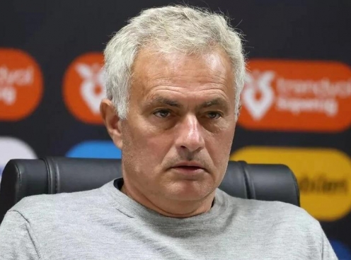 Fenerbahce cáo buộc Galatasaray vu khống HLV Mourinho