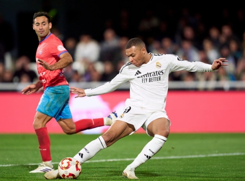 Real Madrid nghiền nát 'gã tí hon' Tây Ban Nha