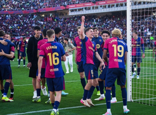 Cầu thủ Barca bật khóc sau chiến thắng nghẹt thở trước Real Madrid