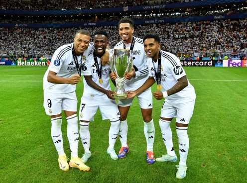 Mùa giải khép lại với ngôi sao Real Madrid, tương lai cũng mù mịt
