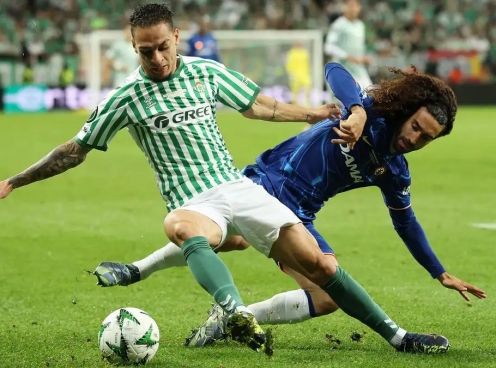 Antony nhận 'mưa gạch đá' sau khi Betis thất bại trước Chelsea