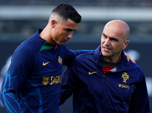 Ronaldo giải nghệ? HLV Bồ Đào Nha chính thức lên tiếng