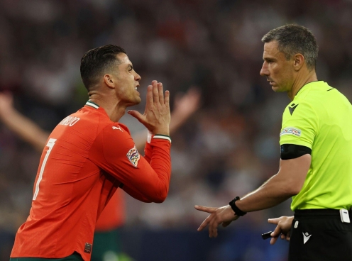 Trọng tài trận Đức vs Bồ Đào Nha gây tranh cãi, Ronaldo được biếu bàn?