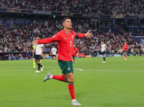 Ronaldo rực sáng, Bồ Đào Nha quật ngã ĐT Đức để vào chung kết