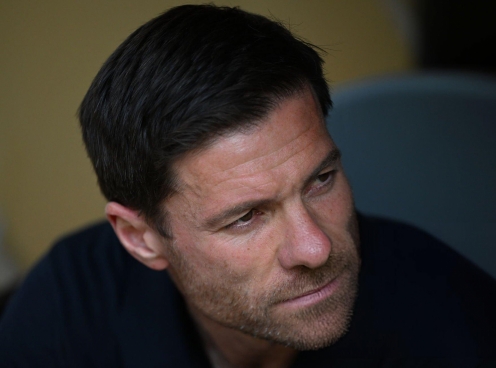 CĐV Real Madrid yêu cầu Xabi Alonso loại bỏ ngay 1 cầu thủ