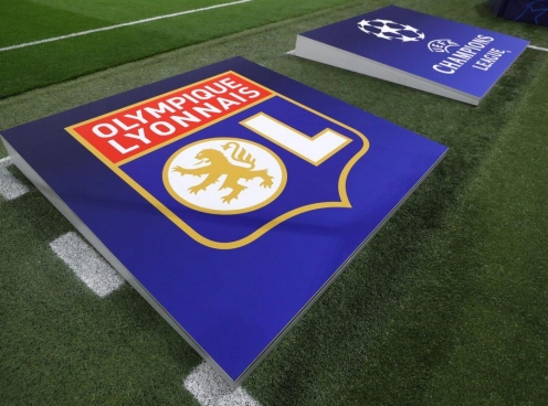 Lyon: Từ ông kẹ châu Âu đến vực sâu tại Ligue 2