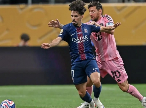 Lionel Messi bị tố đánh cầu thủ PSG trên sân