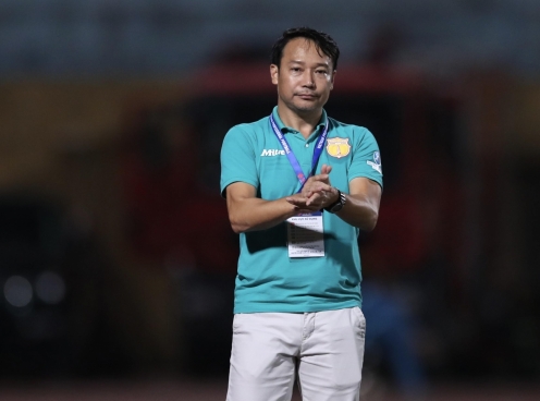 CHÍNH THỨC: Lộ diện HLV xuất sắc nhất V-League 2024/25