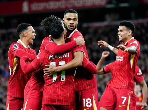 Liverpool phá kỷ lục 19 năm tại C1, thách thức cả châu Âu