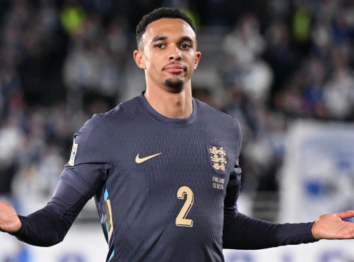 Tuchel cảnh báo Alexander Arnold về vị trí ở ĐT Anh