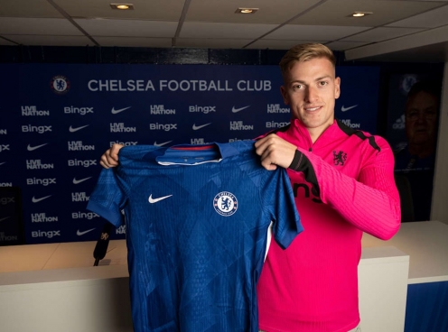 Giroud nhắn gửi Liam Delap về 'Lời nguyền số 9' tại Chelsea