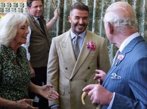 David Beckham chính thức nhận tước hiệu hiệp sĩ