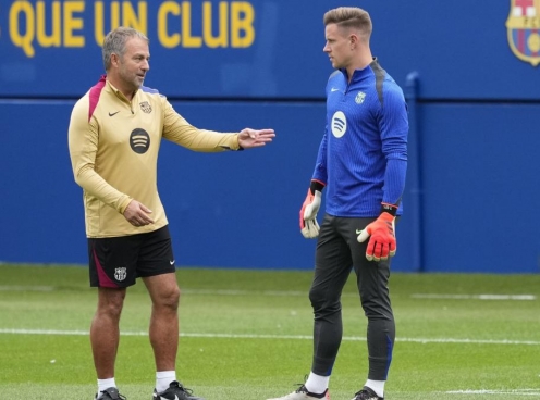 HLV Hansi Flick họp gấp với đội trưởng Barca