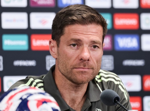 Xabi Alonso: 'Tôi không thể cược sự nghiệp của mình như Ancelotti'