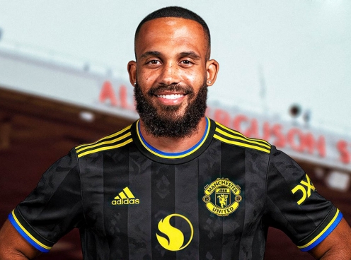Tân binh MU khiến HLV Tottenham ngả mũ thán phục