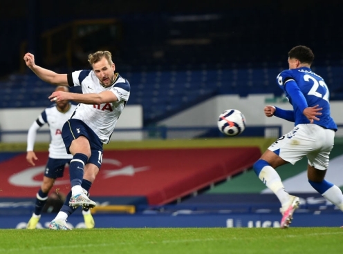 Tottenham thoát thua nhờ Harry Kane