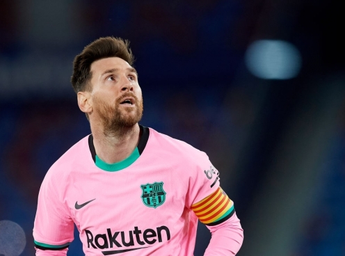 Quyết ra đi, Messi bất ngờ liên hệ Man Utd