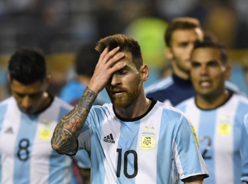 Messi gặp tin dữ ở tham vọng sánh vai Ronaldo
