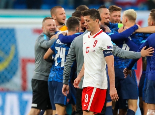 Lewandowski nói gì trong ngày mờ nhạt trước Slovakia?
