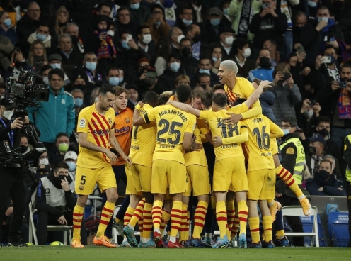 Thắng Real, cầu thủ và HLV của Barca ăn mừng như giành chức vô địch