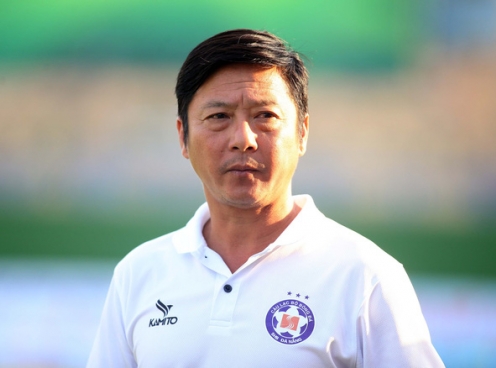 Đại gia V-League chơi lớn mời ‘thầy Đức Chinh’?