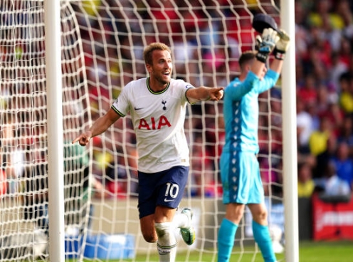Kane rực sáng, Tottenham phả hơi nóng vào Man City và Arsenal