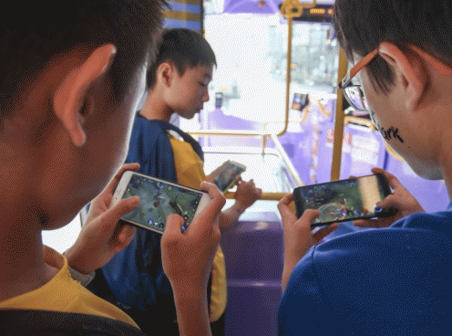 Trẻ em Trung Quốc chỉ được chơi game 1 giờ mỗi ngày trong dịp Tết dương lịch