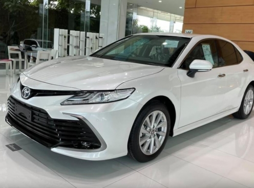 Toyota Camry bị đội giá cao 'ngất ngưởng' tại đại lý, mức chênh lên đến 130 triệu đồng