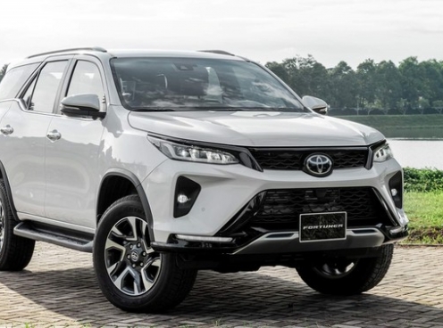 Toyota Fortuner 2022 ra mắt Việt Nam, thêm trang bị, tăng giá bán đồng loạt các phiên bản