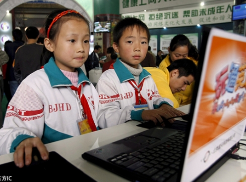 Trung Quốc: Trẻ em phải xin phép phụ huynh nếu muốn livestream