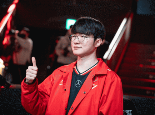 Trực tiếp LCK ngày 15/5: T1 và HLE ra sân