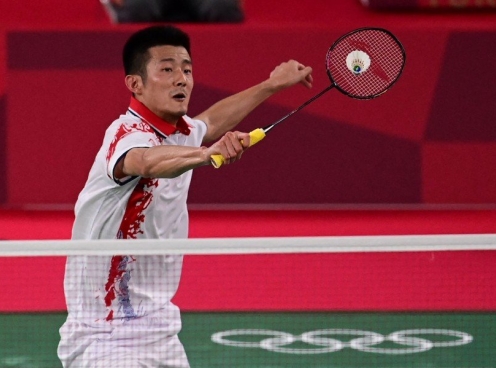 'Tay vợt số 1 Trung Quốc' Chen Long thua tơi tả, tan mộng HCV Olympic 2021